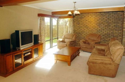 Trenberth House - Lismore Accommodation 2