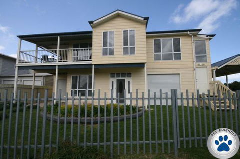 LJ Hooker Goolwa Holiday Rentals - 42 Underwood Avenue, Goolwa Beach - Lismore Accommodation 4