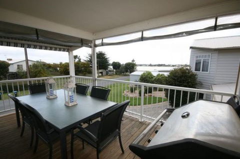 LJ Hooker Goolwa Holiday Rentals - 42 Underwood Avenue, Goolwa Beach - Lismore Accommodation 6