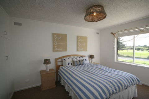 LJ Hooker Goolwa Holiday Rentals - 42 Underwood Avenue, Goolwa Beach - Lismore Accommodation 9
