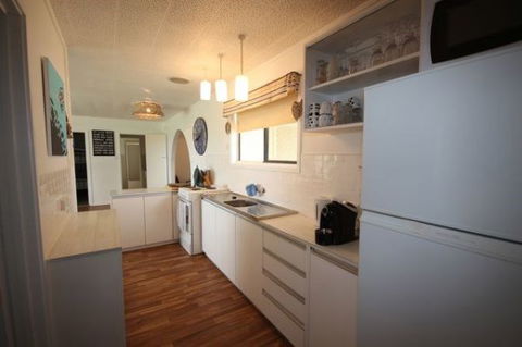 LJ Hooker Goolwa Holiday Rentals - 42 Underwood Avenue, Goolwa Beach - Lismore Accommodation 11