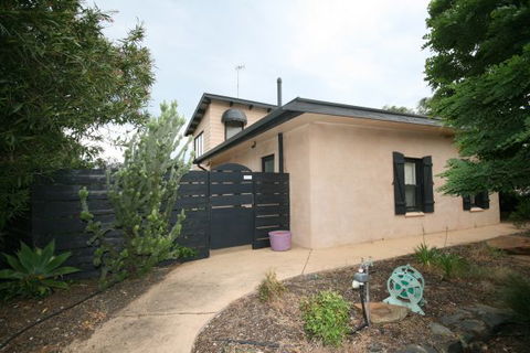 LJ Hooker Goolwa Holiday Rentals - 42 Underwood Avenue, Goolwa Beach - Lismore Accommodation 24