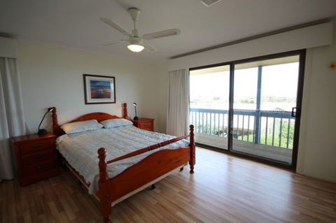 LJ Hooker Goolwa Holiday Rentals - 39 Bradford Road, Goolwa Beach - Lismore Accommodation 3