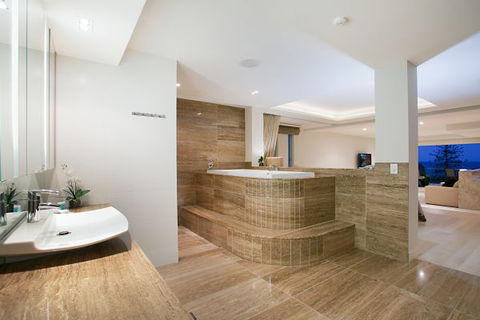 Oceans 74 - An Elite Holiday Home - Lismore Accommodation 35