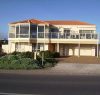 Century 21 SouthCoast Hayman - Lismore Accommodation