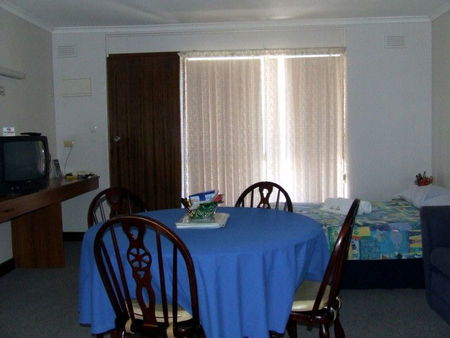 Beachport Motor Inn - Lismore Accommodation 1