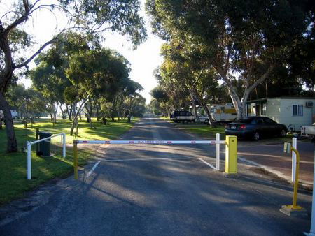 Lake Albert Caravan Park - Lismore Accommodation 2