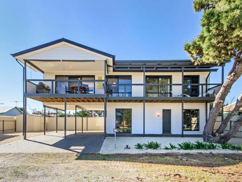 Century 21 SouthCoast: Whinnerah Sunsets - Lismore Accommodation 0