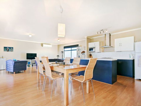 Century 21 SouthCoast: Whinnerah Sunsets - Lismore Accommodation 2