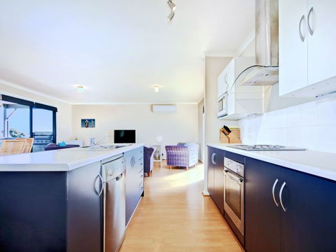 Century 21 SouthCoast: Whinnerah Sunsets - Lismore Accommodation 3