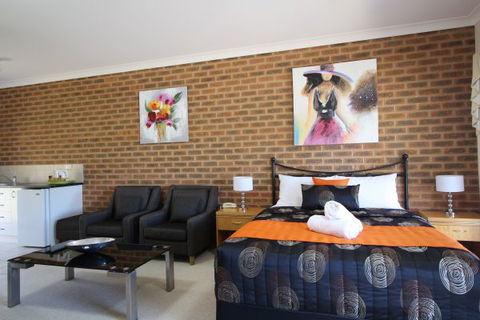 Top Of The Town Motor Inn Yackandandah - Lismore Accommodation 0