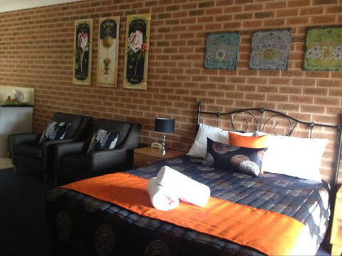 Top Of The Town Motor Inn Yackandandah - Lismore Accommodation 2