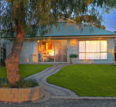 17 QED Lakehouse - Lismore Accommodation 0