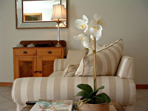17 QED Lakehouse - Lismore Accommodation 4