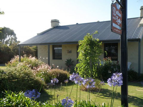 Dalton On The Lake - Lismore Accommodation 1