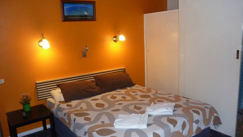 Adelaide Traveller's Inn Backpackers - Lismore Accommodation 0