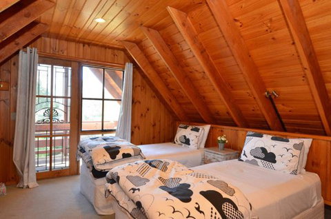 Beechworth Camellia Cottage - Lismore Accommodation 6