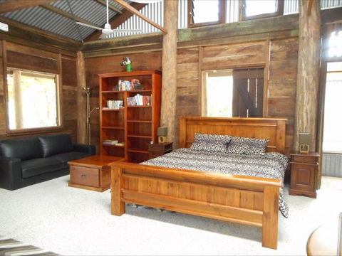 Byfield Cabins On Waterpark Creek - Lismore Accommodation 1