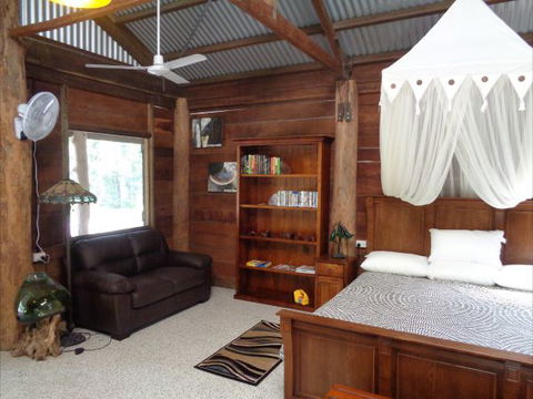Byfield Cabins On Waterpark Creek - Lismore Accommodation 2