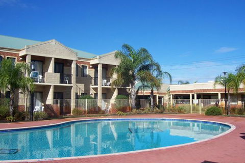 Country Comfort Inter City Perth - Lismore Accommodation 2