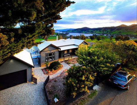 Frenchman's River - The Helmsman's House - Lismore Accommodation 0