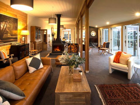 Frenchman's River - The Helmsman's House - Lismore Accommodation 3