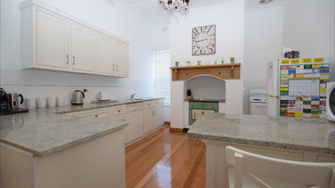 The Provincial Bed & Breakfast - Lismore Accommodation 0