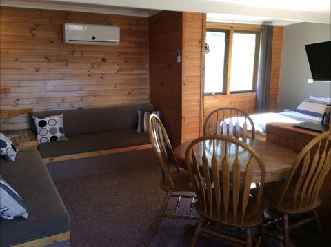Mole Creek Cabins - Lismore Accommodation 5