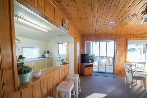Mundic Waterfront Cottages - Lismore Accommodation 4