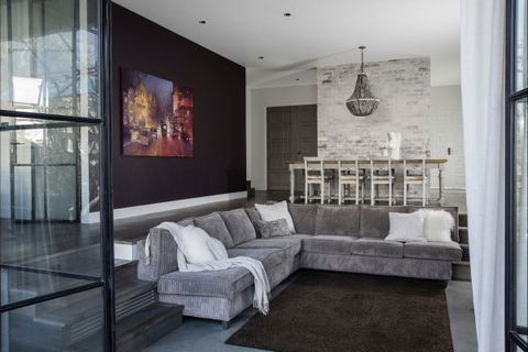 Tamarama Beach House - Lismore Accommodation 3