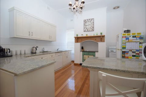 The Provincial Bed & Breakfast - Lismore Accommodation 1
