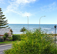 Ariadne - A Hop Skip and a Jump to the Beach with Sea Views - Lismore Accommodation