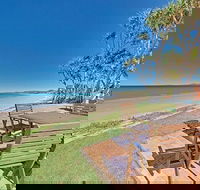 Beachfront Zilzie Holiday Home and Cottage - Lismore Accommodation