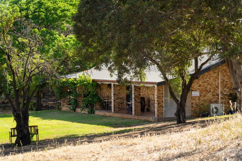 Blickinstal Barossa Valley Retreat - Lismore Accommodation 5