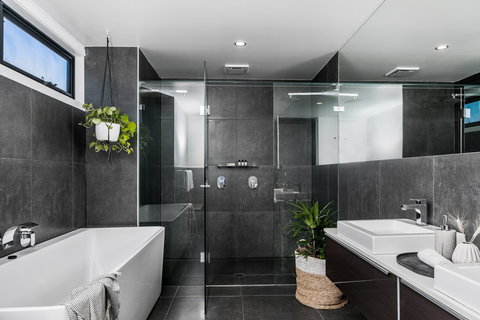 Catalina's - Lismore Accommodation 9