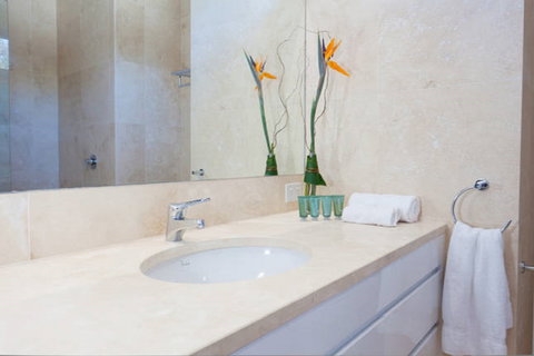Clique Two - Lismore Accommodation 2
