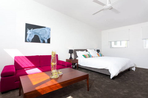 Clique Two - Lismore Accommodation 4