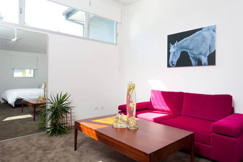 Clique Two - Lismore Accommodation 5