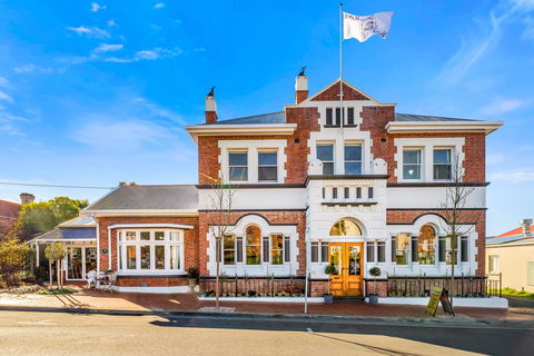 Cygnet Old Bank B&B - Lismore Accommodation 0