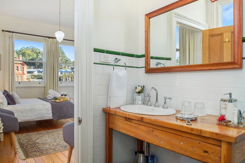 Cygnet Old Bank B&B - Lismore Accommodation 2