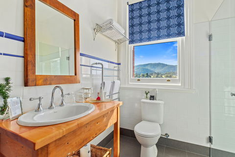Cygnet Old Bank B&B - Lismore Accommodation 4