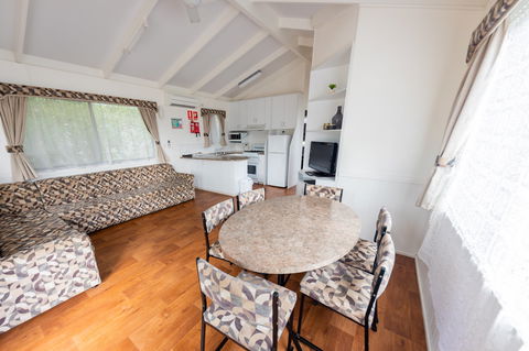 Eildon Riverside Holiday Park - Lismore Accommodation 0