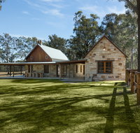 Enzo Cottage - Craftsmen Built Luxury Cottage - Lismore Accommodation