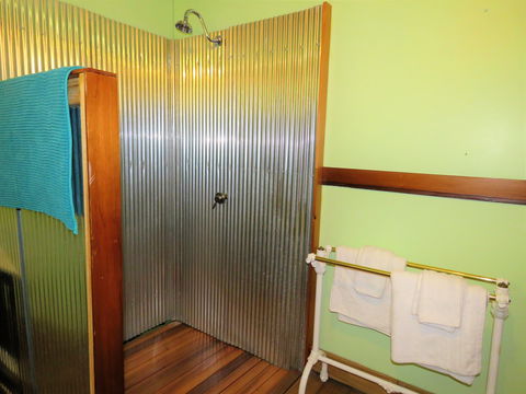 Fig Tree Retro Studio - Lismore Accommodation 9