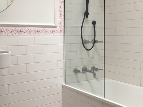 Heathcote Contemporary Art Boutique Accommodation - Lismore Accommodation 4