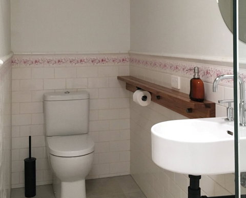 Heathcote Contemporary Art Boutique Accommodation - Lismore Accommodation 5