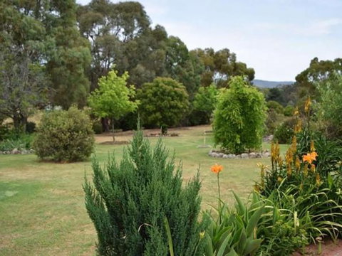 Serena Cottages - Lismore Accommodation 3
