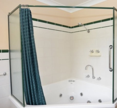 Serena Cottages - Lismore Accommodation 9