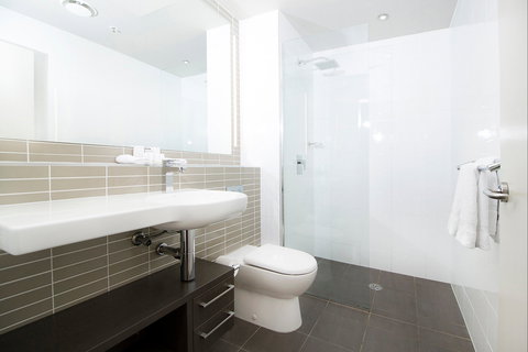 Abode Woden - Lismore Accommodation 6