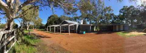 Aintree Cottage - Lismore Accommodation 0